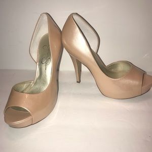 Jessica Simpson Acadia Size 7 Platform Pumps Nude